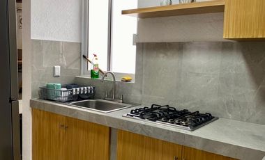 Departamento amueblado, climatizado, 3 recamaras, 2 baños, bi cochera, alberca.Col Vista Alegre