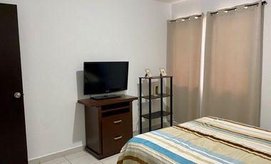 Departamento amueblado, climatizado, 3 recamaras, 2 baños, bi cochera, alberca.Col Vista Alegre