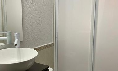 Departamento amueblado, climatizado, 3 recamaras, 2 baños, bi cochera, alberca.Col Vista Alegre