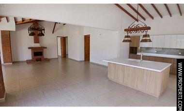 Casa en Arriendo Sector La Mina - Envigado