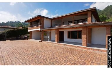 Casa en Arriendo Sector La Mina - Envigado