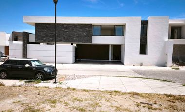 VENTA DE RESIDENCIA EN VIÑA ANTIGUA