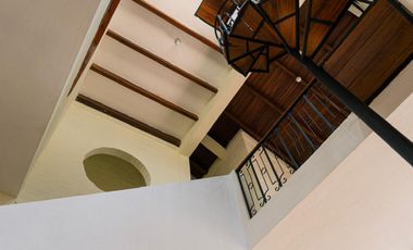 CASA EN VENTA, SECTOR EL INCA, VIA PRINCIPAL