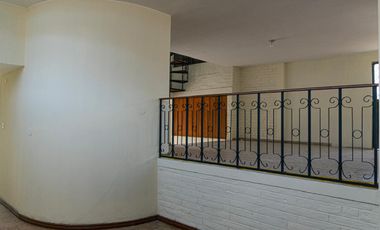 CASA EN VENTA, SECTOR EL INCA, VIA PRINCIPAL