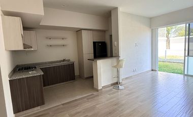 Departamento en planta baja con amplio jardin