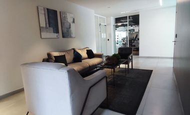 Departamento en planta baja con amplio jardin