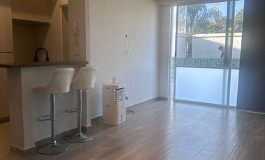 Departamento en planta baja con amplio jardin