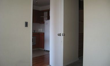 ARRIENDO DPTO 1 DORMITORIO 1 BAÑO / METRO SANTA ANA