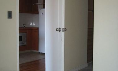 ARRIENDO DPTO 1 DORMITORIO 1 BAÑO / METRO SANTA ANA