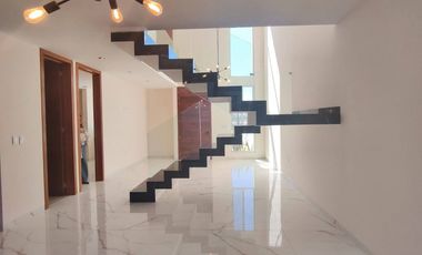 VENTA DE CASA EN GRAND NATURA ZONA PONIENTE