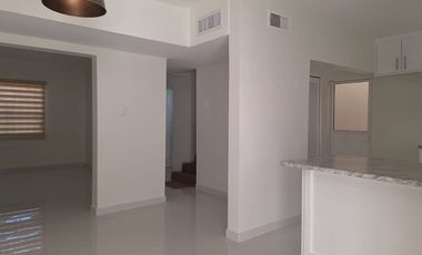 VENTA DE CASA EN HACIENDA  DEL NOGAL (JARDINES DE ARAGON)