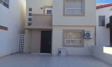 VENTA DE CASA EN HACIENDA  DEL NOGAL (JARDINES DE ARAGON)