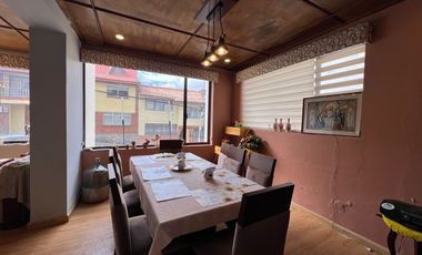 En venta casa en Azogues-a 300m del parque central