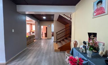 En venta casa en Azogues-a 300m del parque central