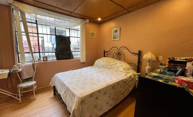 En venta casa en Azogues-a 300m del parque central