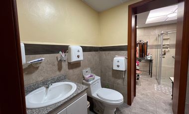 En venta casa en Azogues-a 300m del parque central