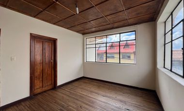 En venta casa en Azogues-a 300m del parque central