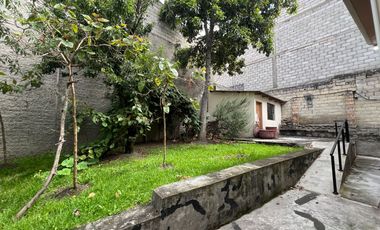 En venta casa en Azogues-a 300m del parque central