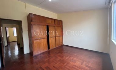 ALQUILER DE DEPARTAMENTO EN SURCO, Cerca al parque de la amistad.