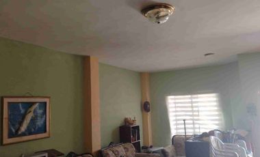 En Venta Casa con siete dormitorios Punta Blanca Ecuador