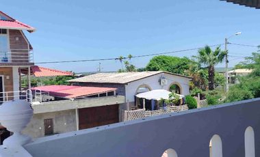 En Venta Casa con siete dormitorios Punta Blanca Ecuador
