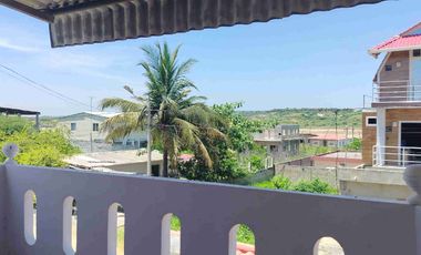 En Venta Casa con siete dormitorios Punta Blanca Ecuador