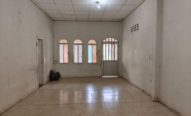 CASA EN VENTA CERCA AL CENTRO DE MACHALA