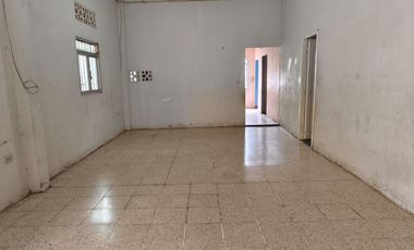 CASA EN VENTA CERCA AL CENTRO DE MACHALA