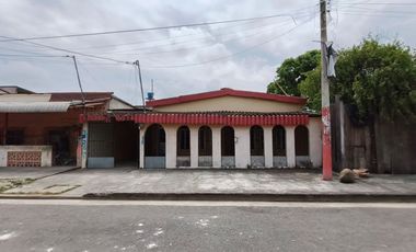 CASA EN VENTA CERCA AL CENTRO DE MACHALA