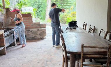 Propiedad en venta con 5.000m2 de terreno plano en el Valle de Yunguilla - Santa Isabel Ec.