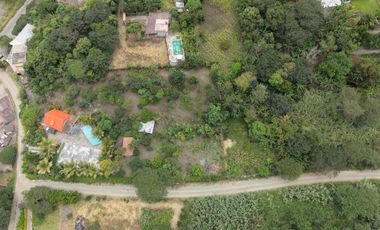 Propiedad en venta con 5.000m2 de terreno plano en el Valle de Yunguilla - Santa Isabel Ec.