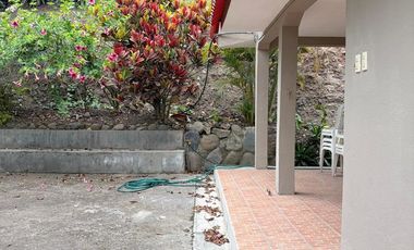 Propiedad en venta con 5.000m2 de terreno plano en el Valle de Yunguilla - Santa Isabel Ec.