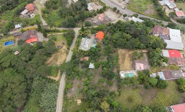 Propiedad en venta con 5.000m2 de terreno plano en el Valle de Yunguilla - Santa Isabel Ec.