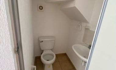 Hermosa casa en venta al lado de jardín y vista