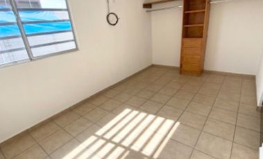 Hermosa casa en venta al lado de jardín y vista