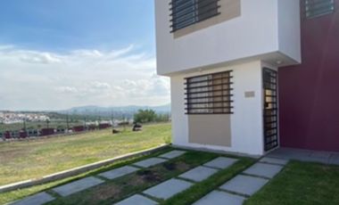 Hermosa casa en venta al lado de jardín y vista