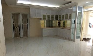 Dijual Cepat Rumah Hooek Luas Murah di Raffles