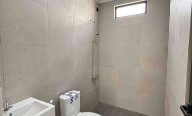 Rumah Mewah 2 Lantai lokasi strategis poros andi jemma makassar