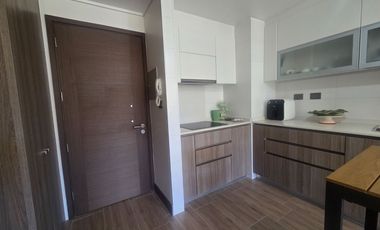 Se Vende Departamento  de 2 habitaciones estilo mariposa + estacionamiento - semi nuevo en San Pedro De La Paz
