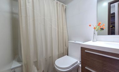 Se Vende Departamento  de 2 habitaciones estilo mariposa + estacionamiento - semi nuevo en San Pedro De La Paz