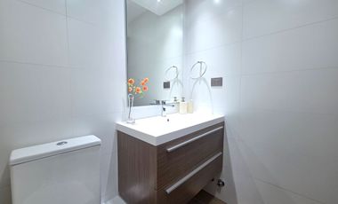 Se Vende Departamento  de 2 habitaciones estilo mariposa + estacionamiento - semi nuevo en San Pedro De La Paz