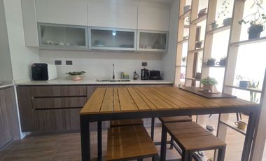 Se Vende Departamento  de 2 habitaciones estilo mariposa + estacionamiento - semi nuevo en San Pedro De La Paz