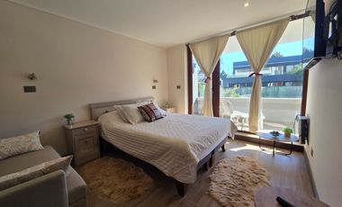 Se Vende Departamento  de 2 habitaciones estilo mariposa + estacionamiento - semi nuevo en San Pedro De La Paz