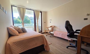 Se Vende Departamento  de 2 habitaciones estilo mariposa + estacionamiento - semi nuevo en San Pedro De La Paz