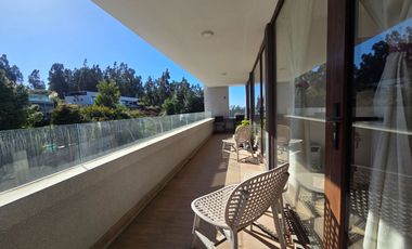 Se Vende Departamento  de 2 habitaciones estilo mariposa + estacionamiento - semi nuevo en San Pedro De La Paz