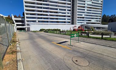 Se Vende Departamento  de 2 habitaciones estilo mariposa + estacionamiento - semi nuevo en San Pedro De La Paz