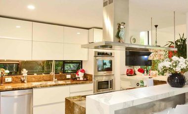 VENTA HERMOSA CASA EN SAN LUCAS, MEDELLIN