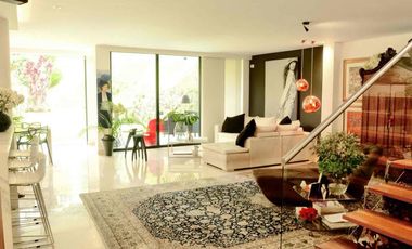 VENTA HERMOSA CASA EN SAN LUCAS, MEDELLIN