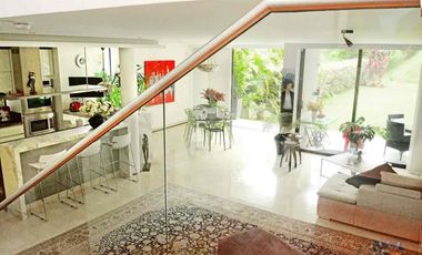 VENTA HERMOSA CASA EN SAN LUCAS, MEDELLIN