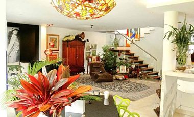 VENTA HERMOSA CASA EN SAN LUCAS, MEDELLIN